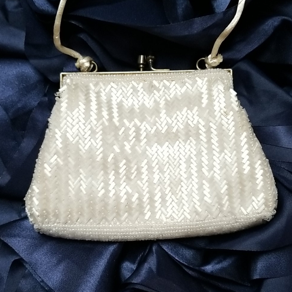 VINTAGE Beaded off-white Hand Bag made in HongKong